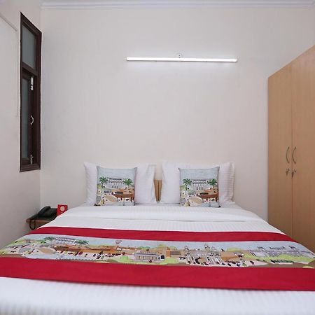 Oyo Dlf Cyber City Near Aravali Biodiversity Park Gurgaon Exteriör bild
