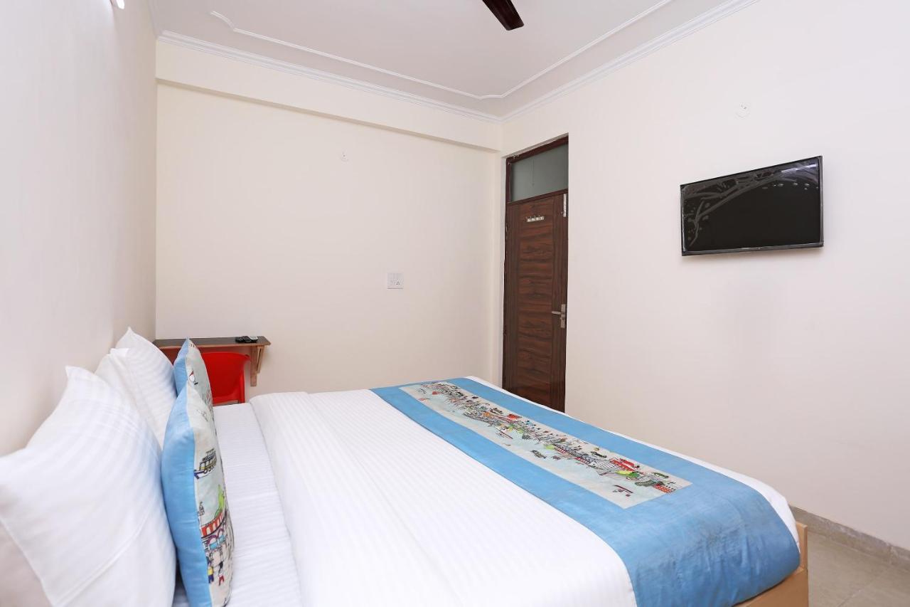 Oyo Dlf Cyber City Near Aravali Biodiversity Park Gurgaon Exteriör bild
