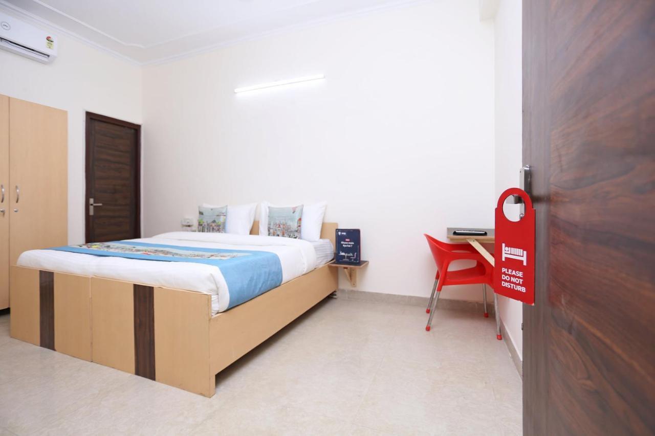 Oyo Dlf Cyber City Near Aravali Biodiversity Park Gurgaon Exteriör bild