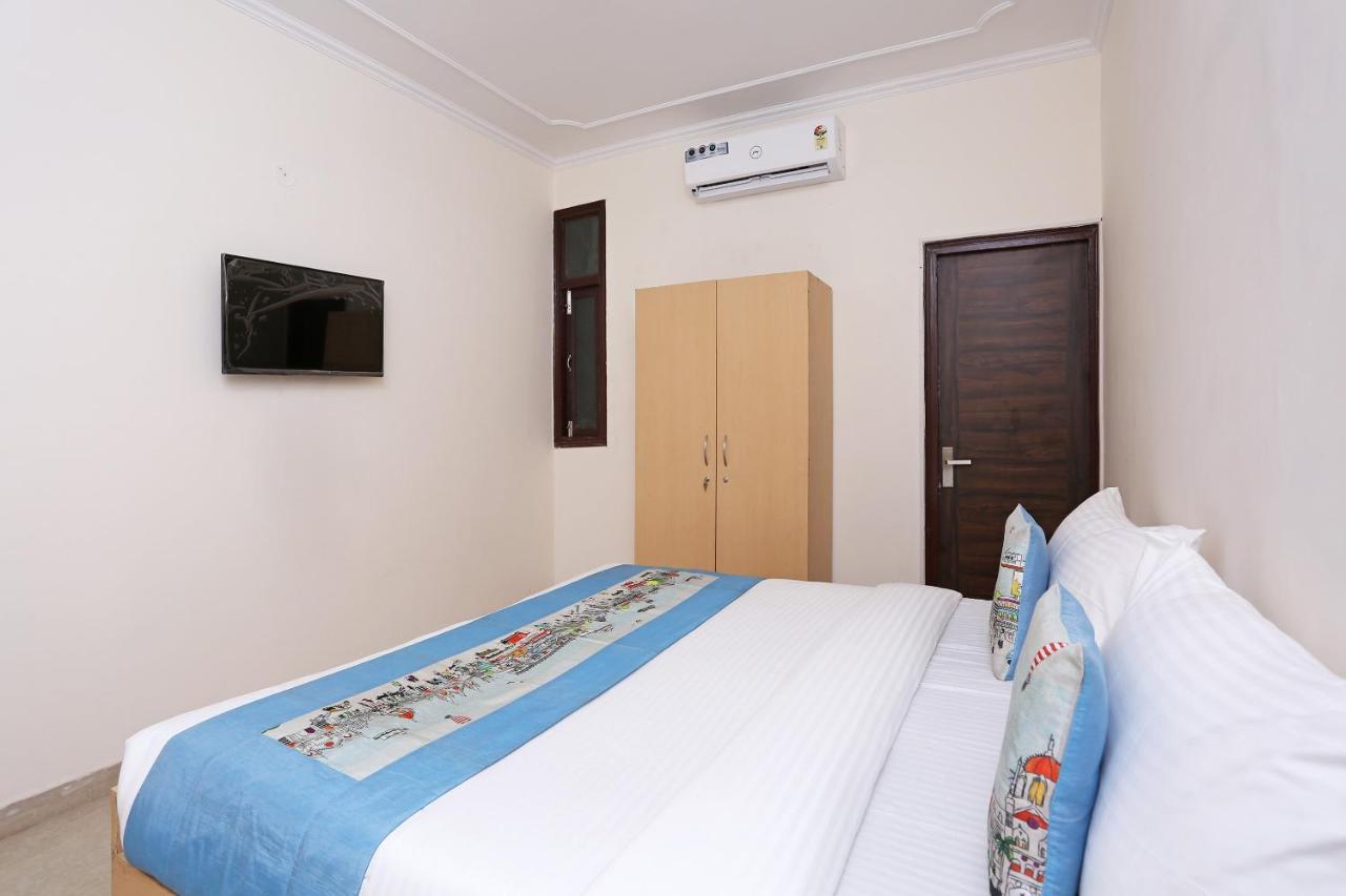 Oyo Dlf Cyber City Near Aravali Biodiversity Park Gurgaon Exteriör bild