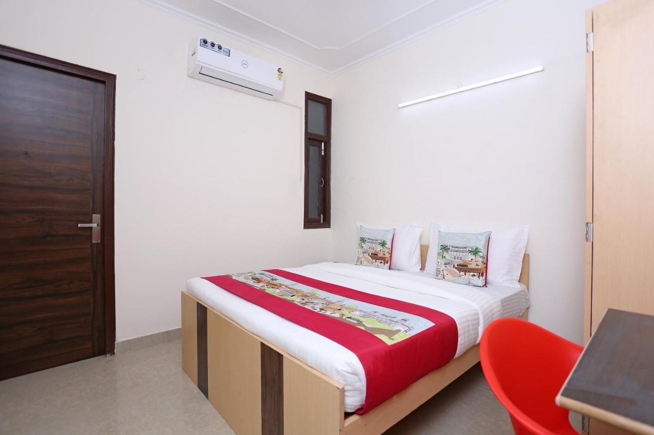 Oyo Dlf Cyber City Near Aravali Biodiversity Park Gurgaon Exteriör bild